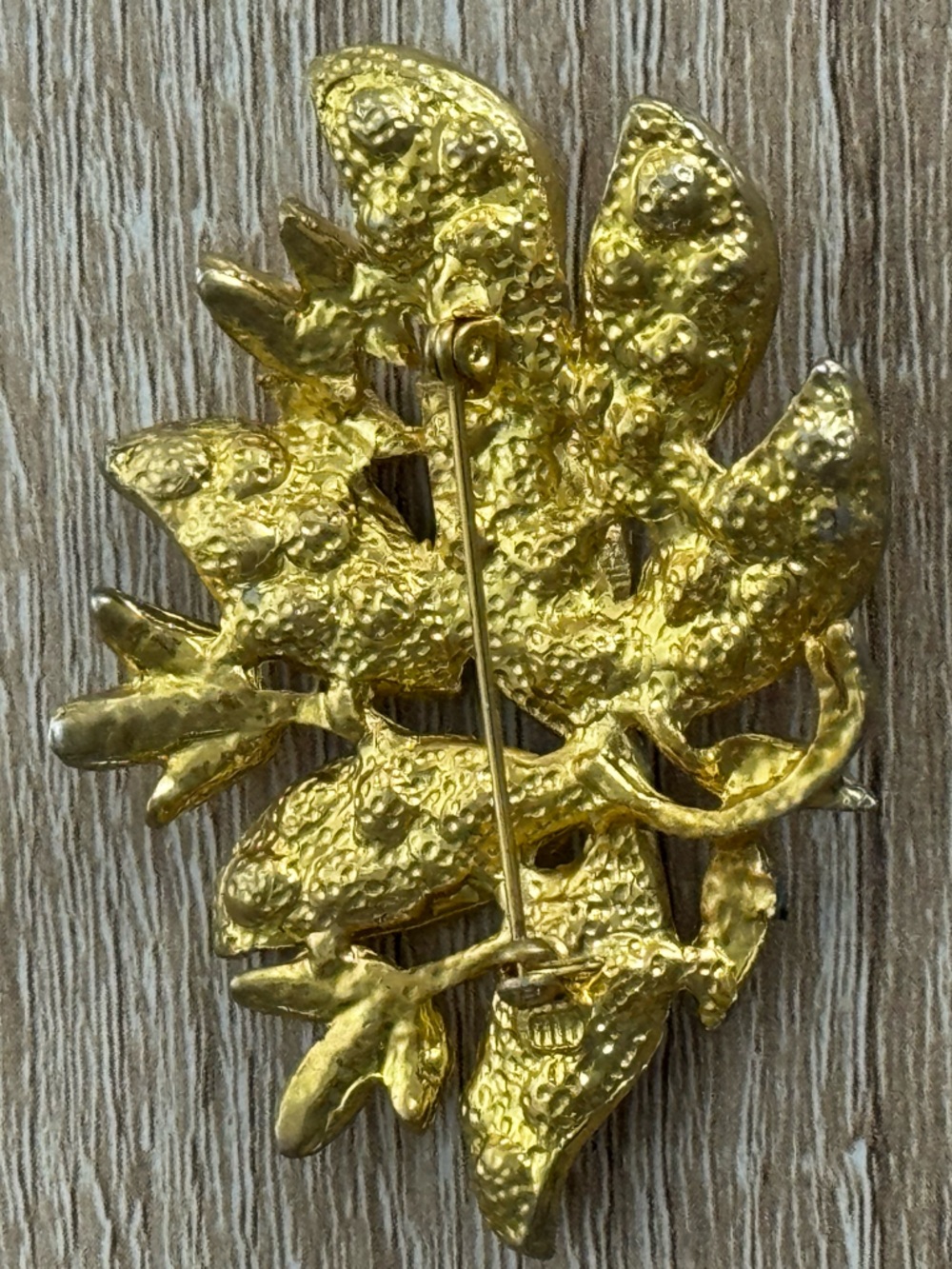 Vintage Leaf Rhinestone Gold Tone Brooch Luminous Sparkly Mid Century 50s 60s - Picture 3 of 8